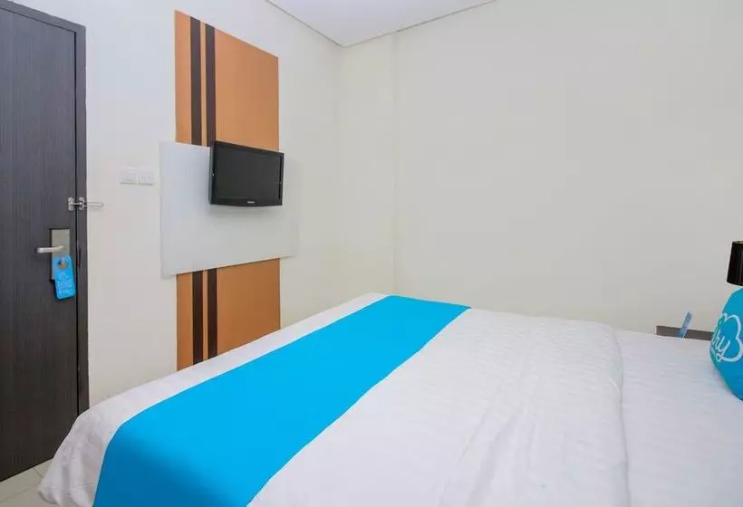 ホテル Airy Kendari Barat Diponegoro 75