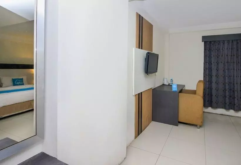 ホテル Airy Kendari Barat Diponegoro 75