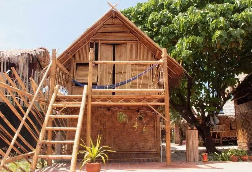هتل Captain Yut S Bungalow