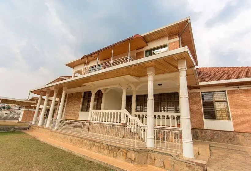 هتل Eden Escape Apartments