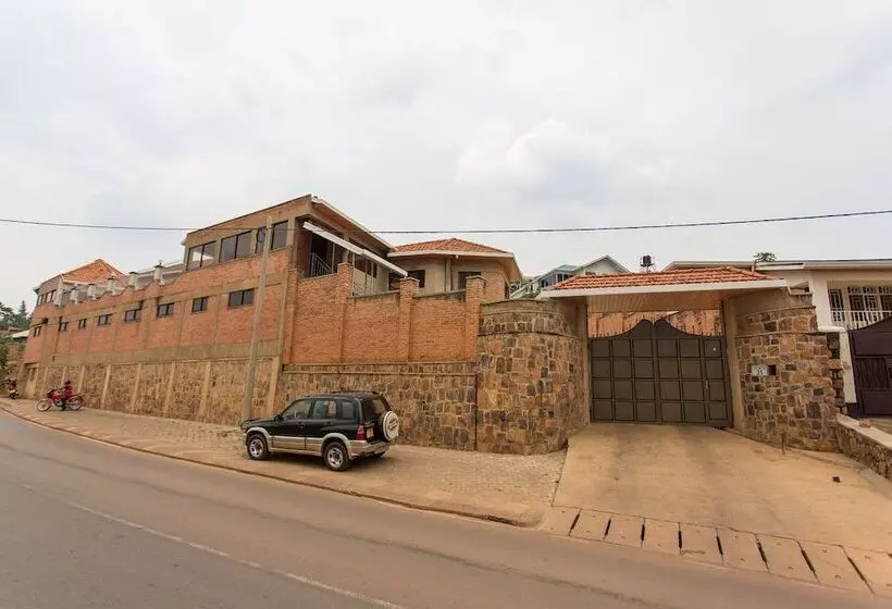 هتل Eden Escape Apartments