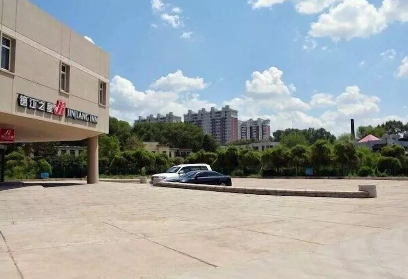 Hotelli Jinjiang Inn Siping Pingdong Road Wada Square