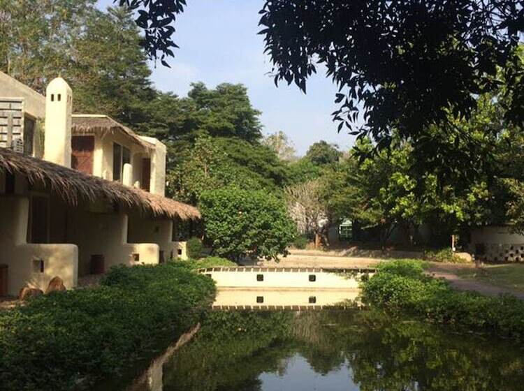 בית מלון כפרי The Nagaya Resort