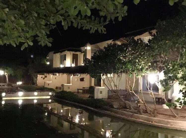 בית מלון כפרי The Nagaya Resort