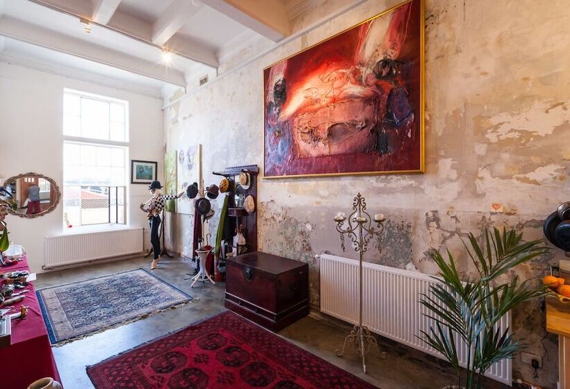 Nola, 2bdr Windsor Apartment