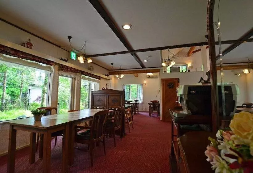 پانسیون Country Hotel Red Fox