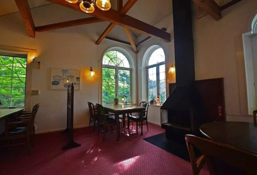 پانسیون Country Hotel Red Fox