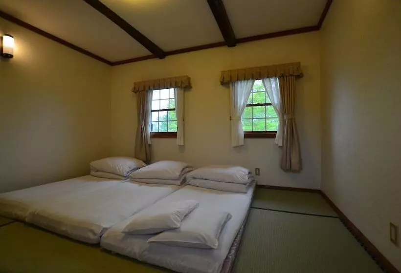 پانسیون Country Hotel Red Fox