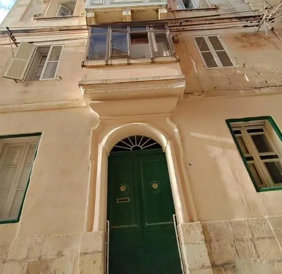 پانسیون 63, Casa Falzon