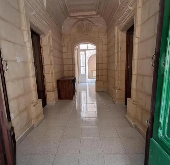 پانسیون 63, Casa Falzon
