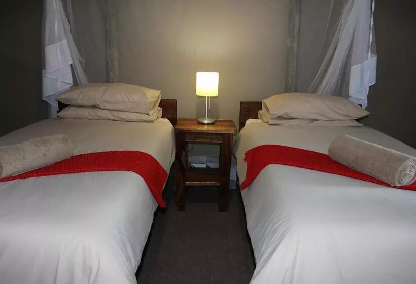 هتل Caprivi Mutoya Lodge And Campsite