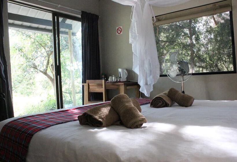 هتل Caprivi Mutoya Lodge And Campsite