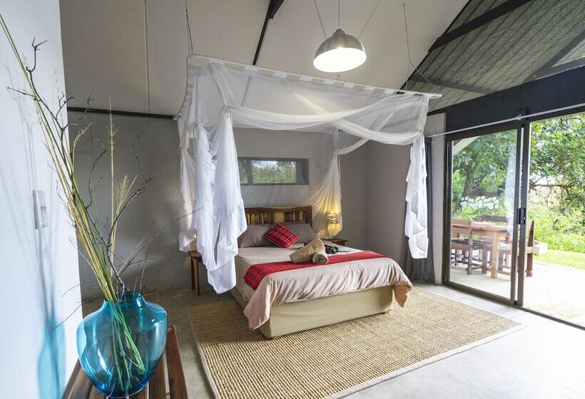 هتل Caprivi Mutoya Lodge And Campsite