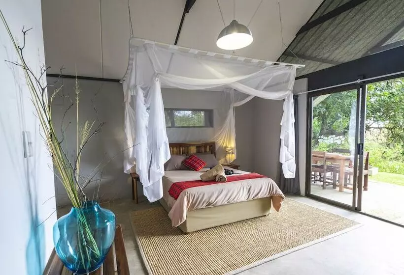 هتل Caprivi Mutoya Lodge And Campsite