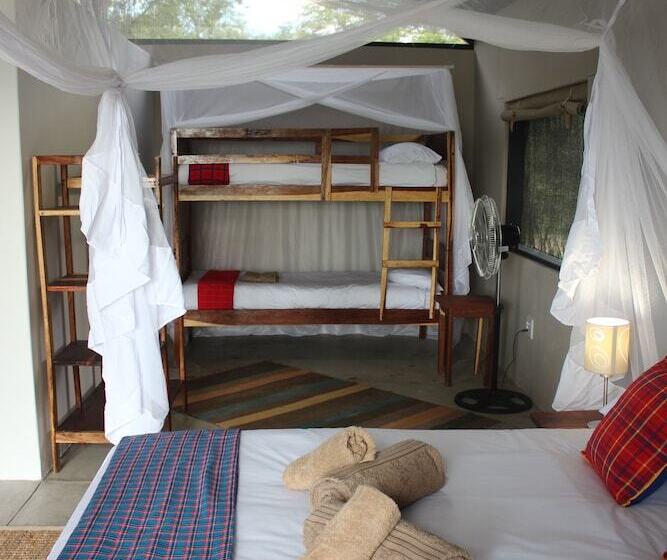 هتل Caprivi Mutoya Lodge And Campsite