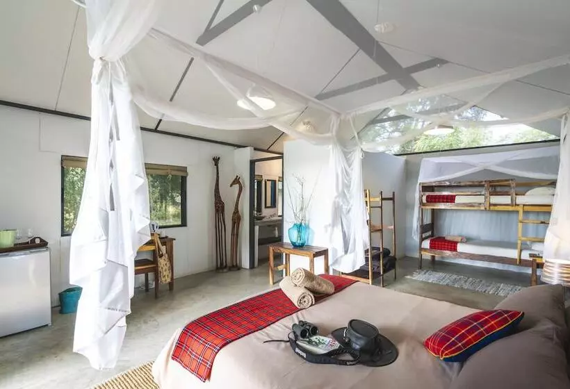 هتل Caprivi Mutoya Lodge And Campsite