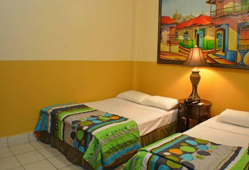 هتل Los Balcones De Chinandega