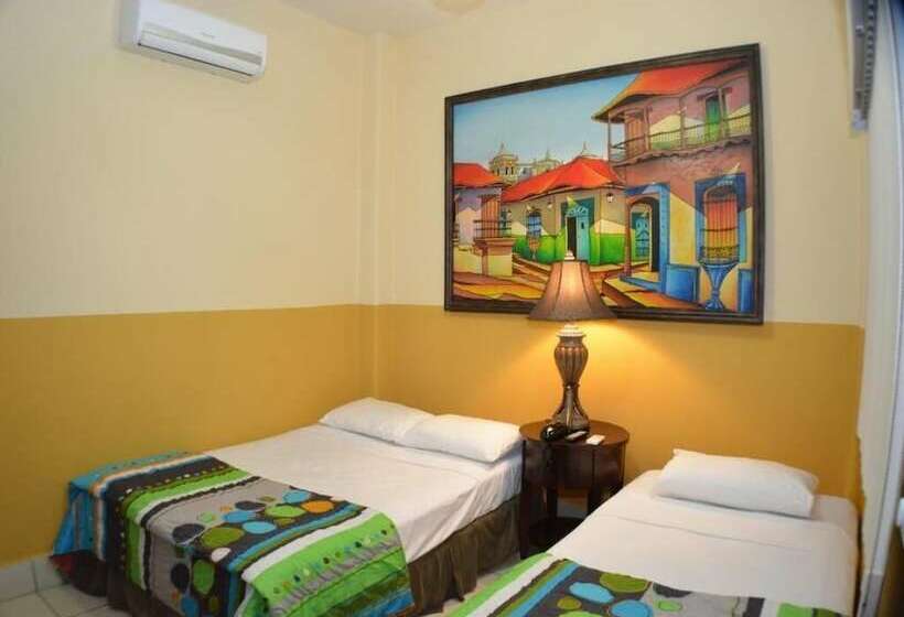 هتل Los Balcones De Chinandega