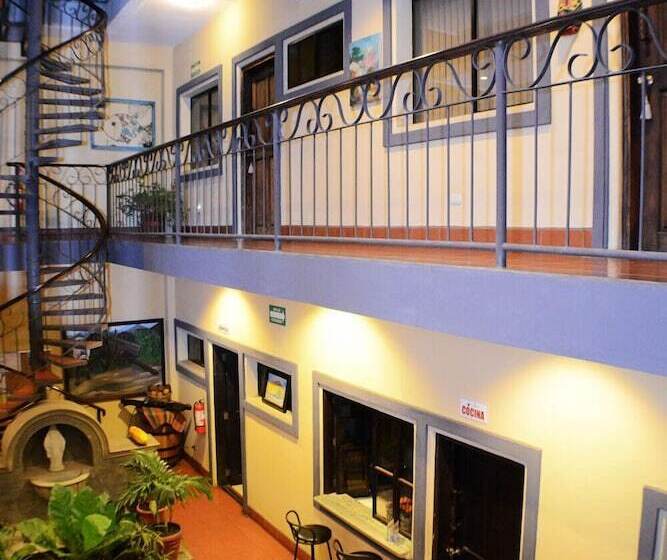 هتل Los Balcones De Chinandega