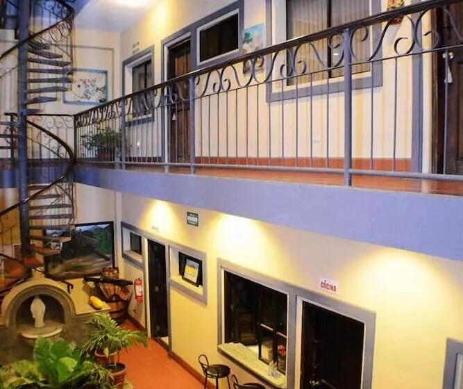 هتل Los Balcones De Chinandega