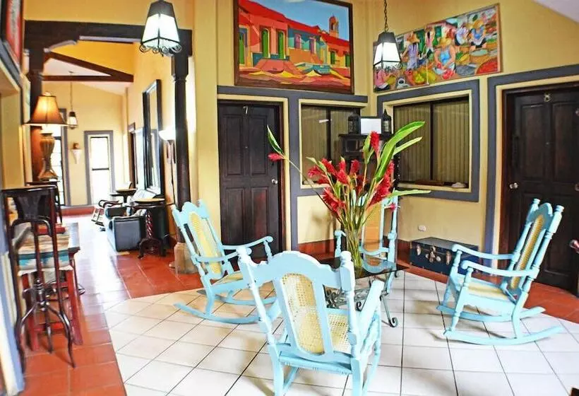 هتل Los Balcones De Chinandega
