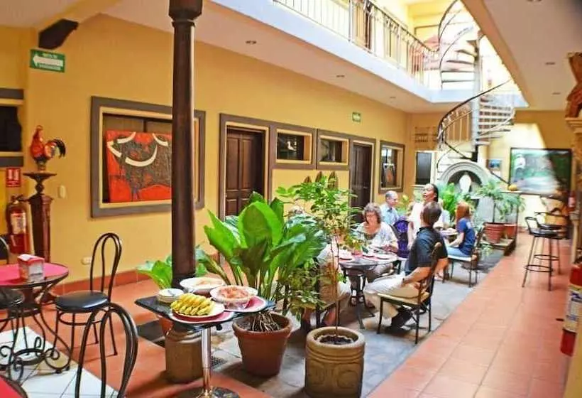 هتل Los Balcones De Chinandega