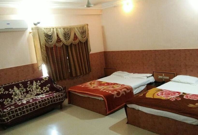 בית מלון כפרי Meera