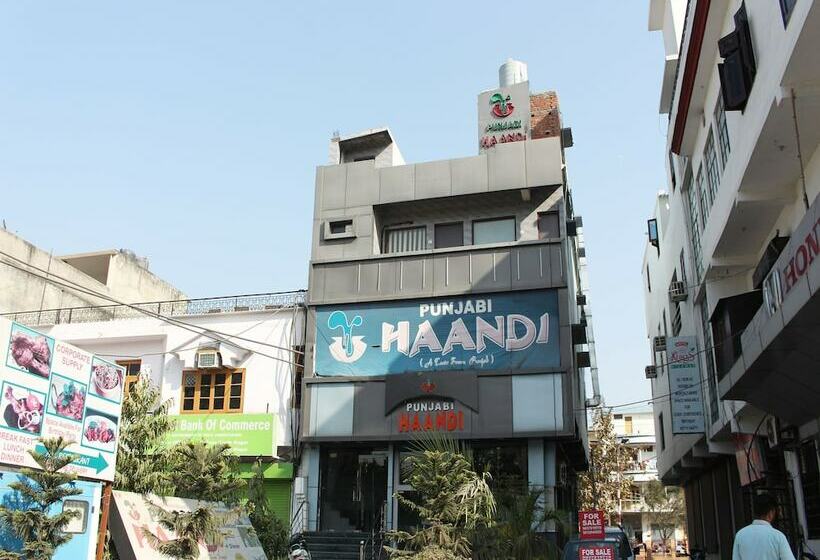 בית מלון כפרי Oyo 3956 Home Stay Punjabi Handi