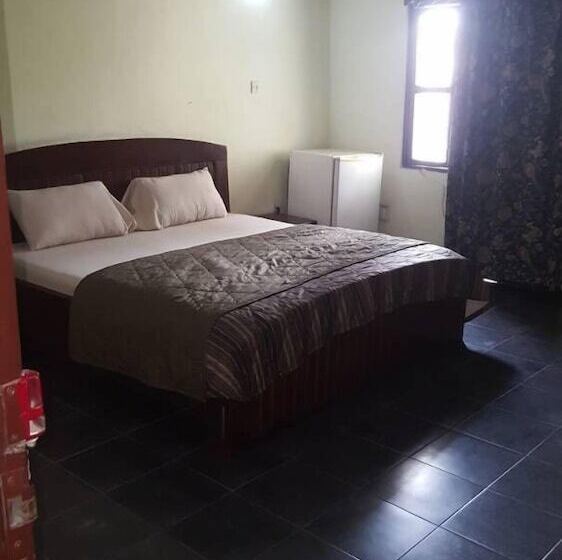 Отель President