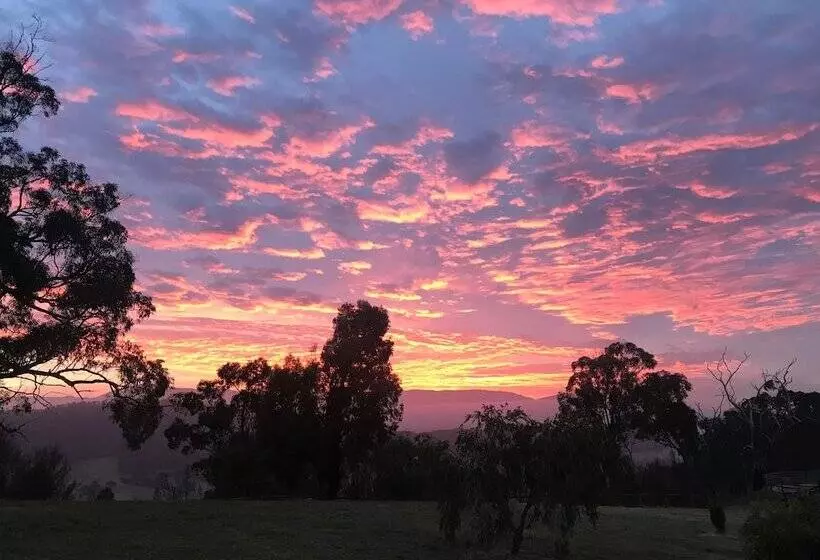 Kangaroo Ridge Retreat