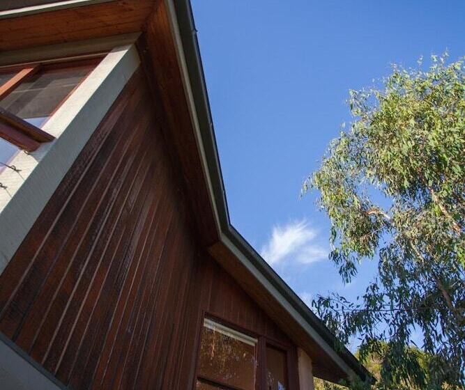 Kangaroo Ridge Retreat