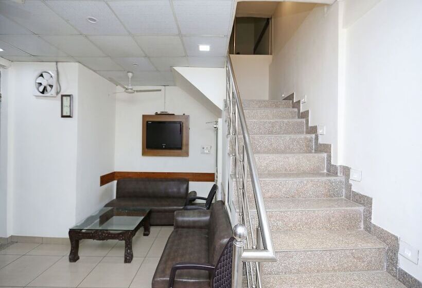 Oyo 9554 Hotel Grand Plaza