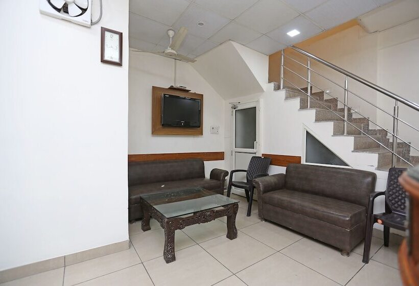 Oyo 9554 Hotel Grand Plaza