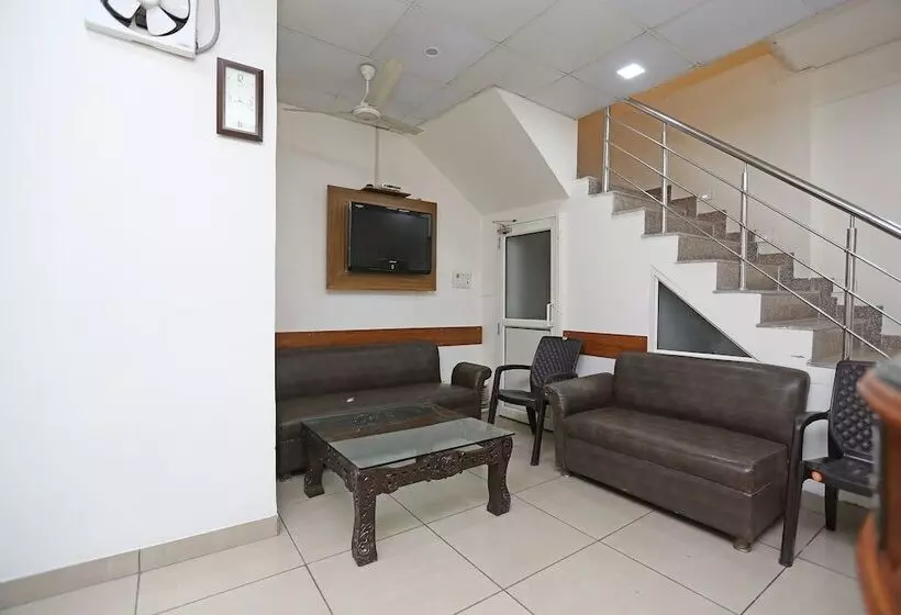 Oyo 9554 Hotel Grand Plaza
