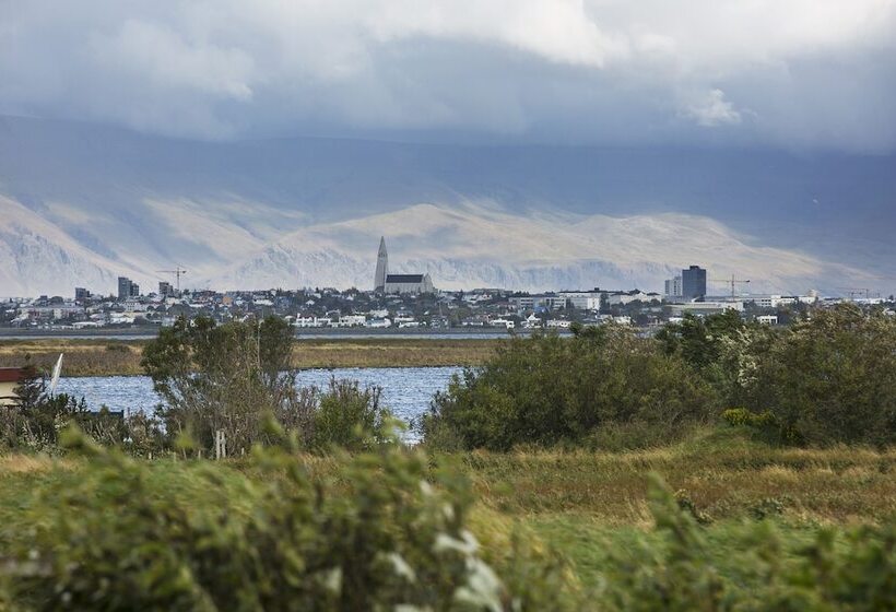 پانسیون Eyvindarholt Guesthouse