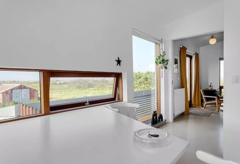 پانسیون Eyvindarholt Guesthouse