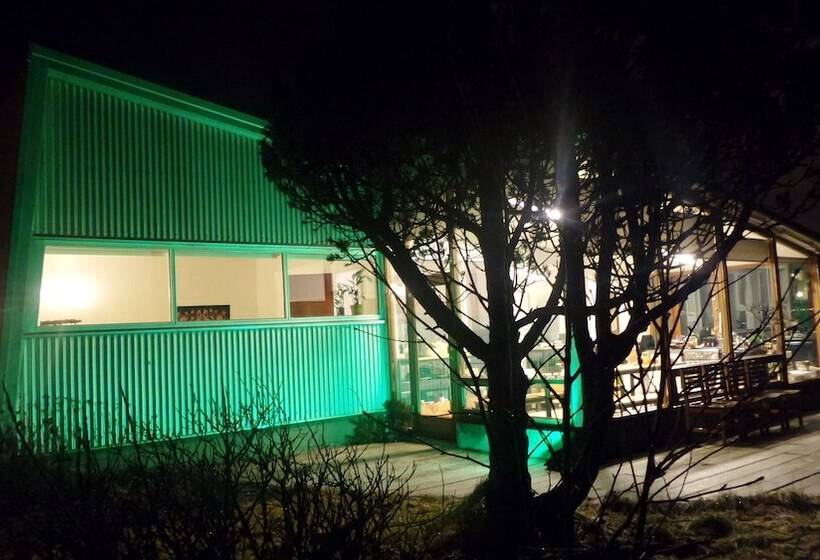 پانسیون Eyvindarholt Guesthouse