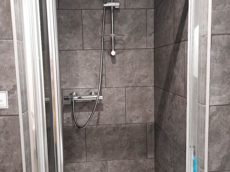 פנסיון Owl House