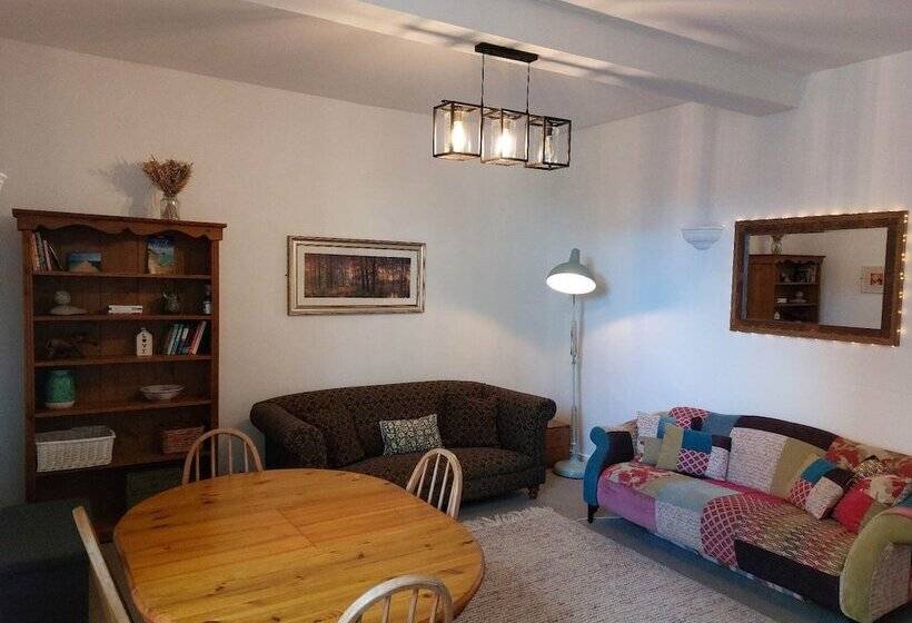 פנסיון Owl House