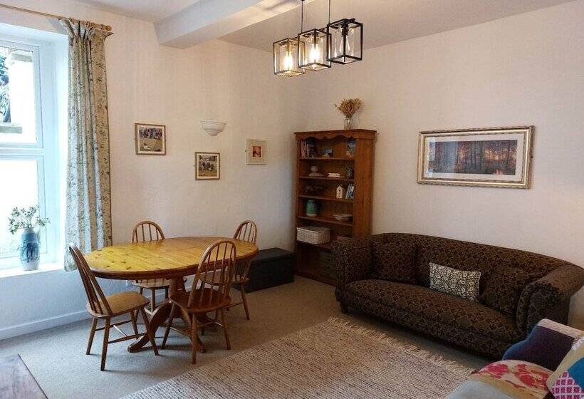 פנסיון Owl House