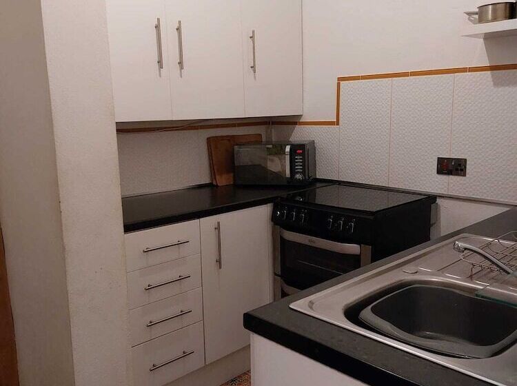 פנסיון Owl House