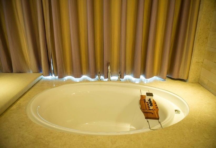 Yueyang Junshan Island Narada & Resort