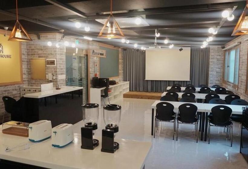 Albergue Sh Guesthouse