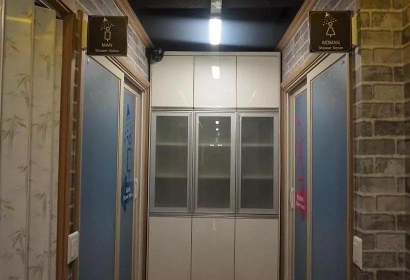 Retkeilymaja Sh Guesthouse