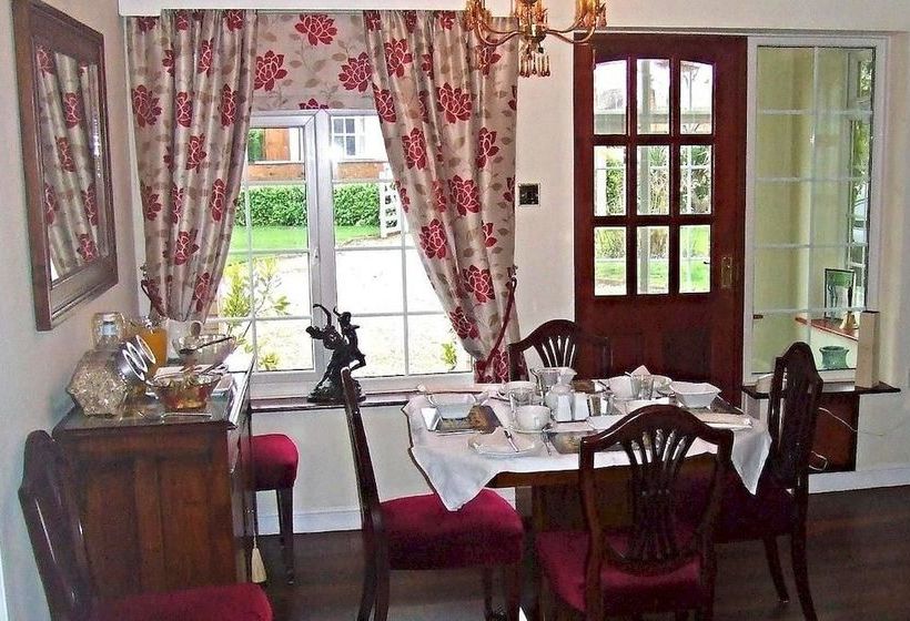 مبيت وإفطار Silverstone Guest House