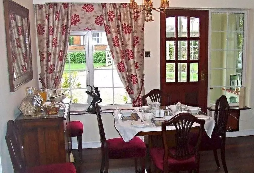 Aamiaismajoitus (B&B) Silverstone Guest House