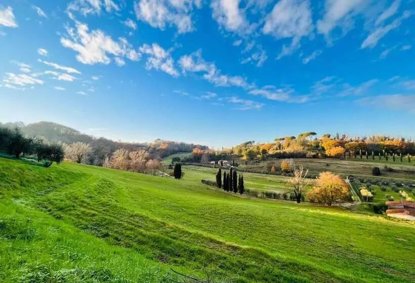 Hotelli Agriturismo Podere Bucine Basso