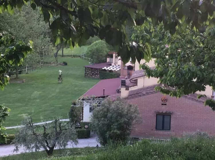 Hotelli Agriturismo Podere Bucine Basso