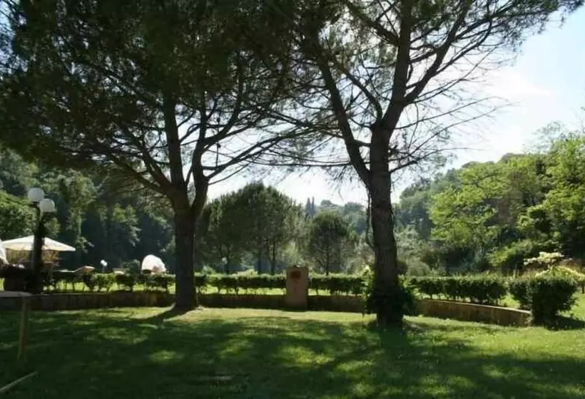 Hotelli Agriturismo Podere Bucine Basso