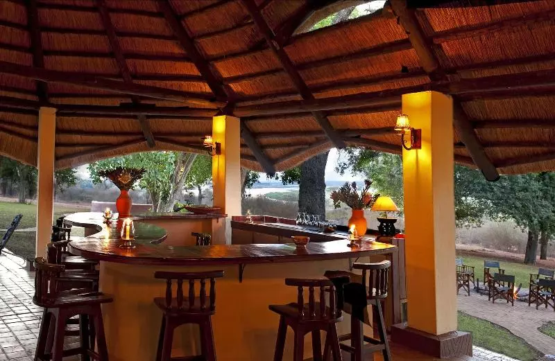هتل Imbabala Zambezi Safari Lodge